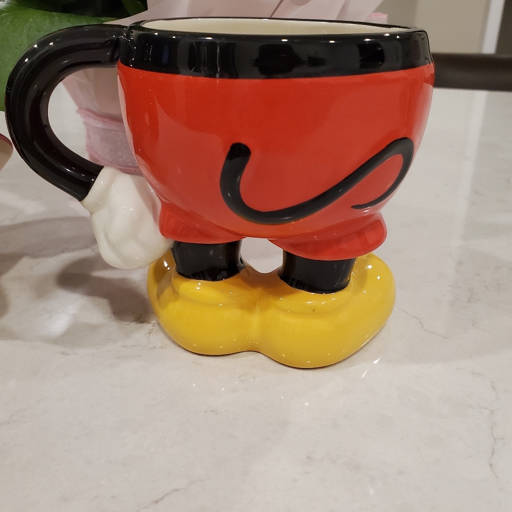 Disney's Mickey and Minnie Mugs - Picture 5 of 7
